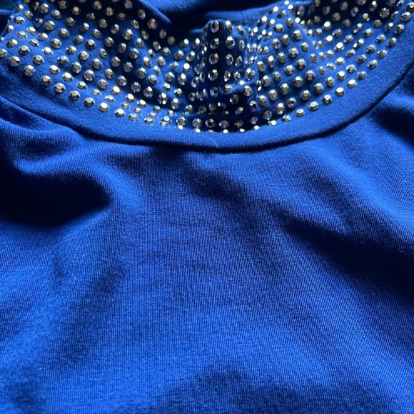 Frank Lyman design royal blue cold shoulder size 8 long sleeve top - Picture 2 of 3